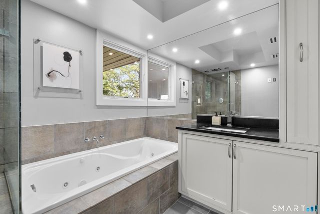 210 Red Fox Road, Stamford, CT 06903