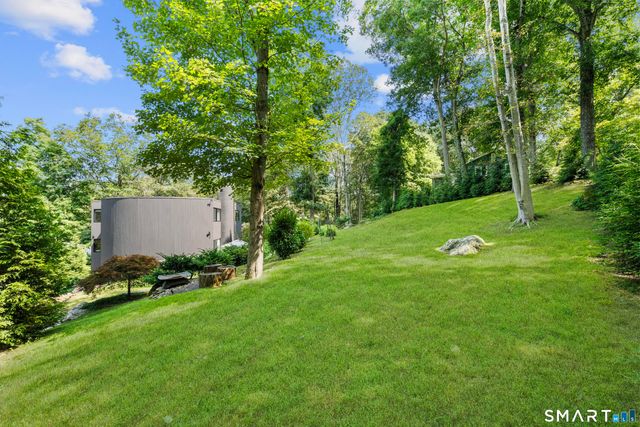 210 Red Fox Road, Stamford, CT 06903
