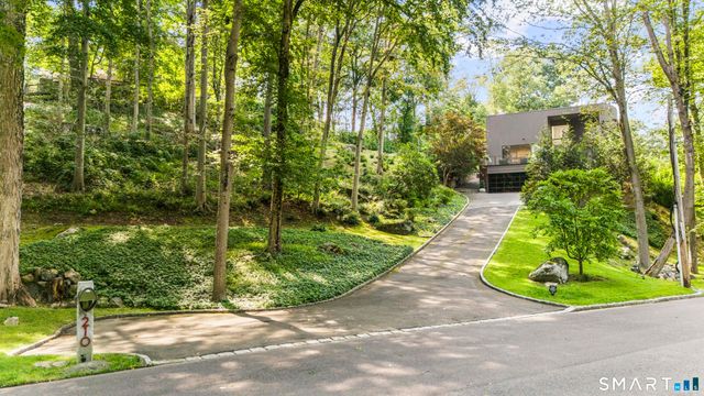 210 Red Fox Road, Stamford, CT 06903