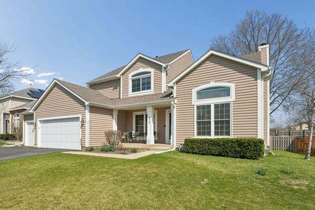829 Renaissance Drive, Carol Stream, IL 60188