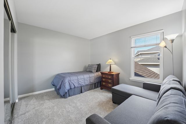 829 Renaissance Drive, Carol Stream, IL 60188