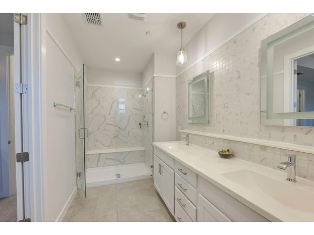 12001 Vista Parke DR 1103, Austin, TX 78726