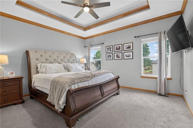 1211 NW Baytree Drive, Grain Valley, MO 64029