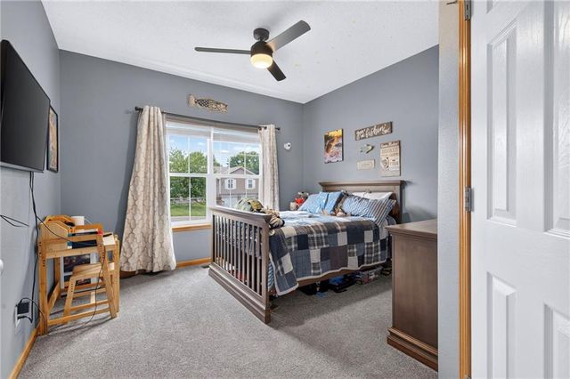 1211 NW Baytree Drive, Grain Valley, MO 64029