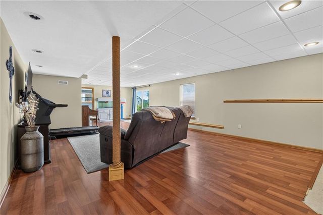 1211 NW Baytree Drive, Grain Valley, MO 64029