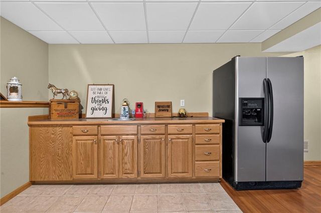 1211 NW Baytree Drive, Grain Valley, MO 64029