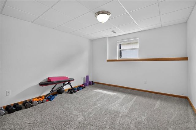 1211 NW Baytree Drive, Grain Valley, MO 64029