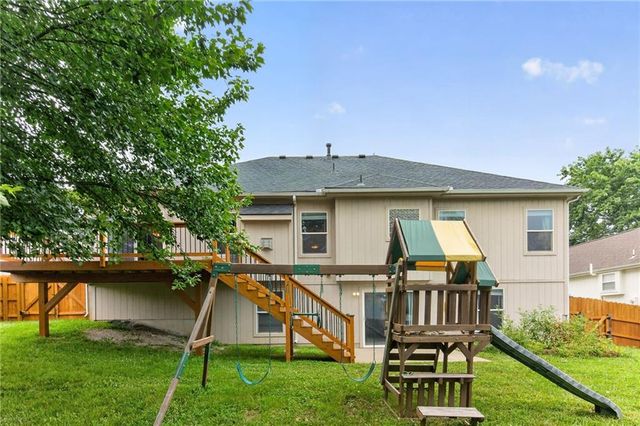 1211 NW Baytree Drive, Grain Valley, MO 64029