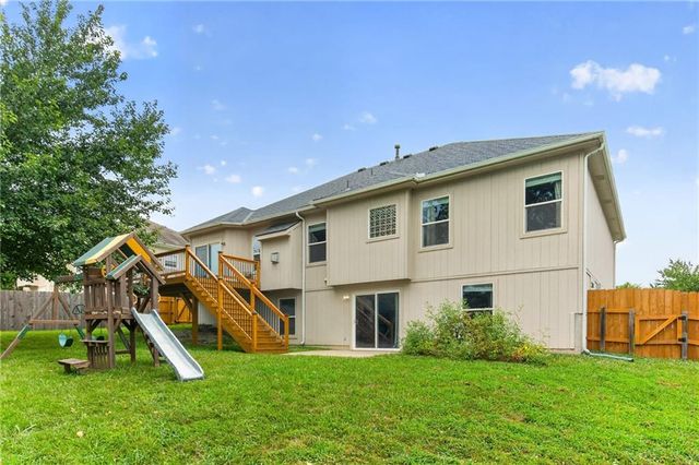 1211 NW Baytree Drive, Grain Valley, MO 64029