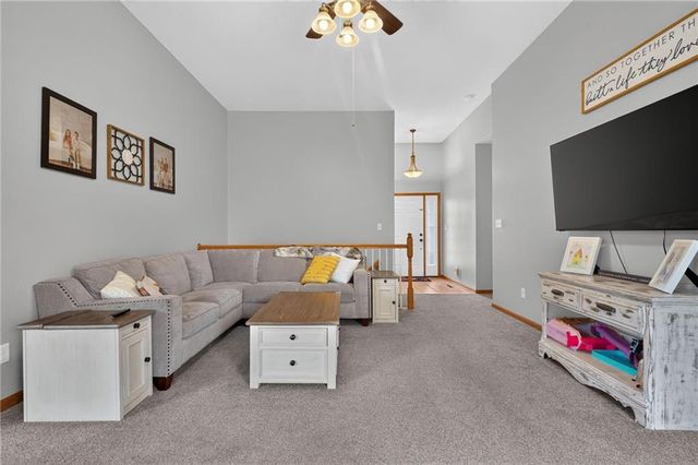 1211 NW Baytree Drive, Grain Valley, MO 64029