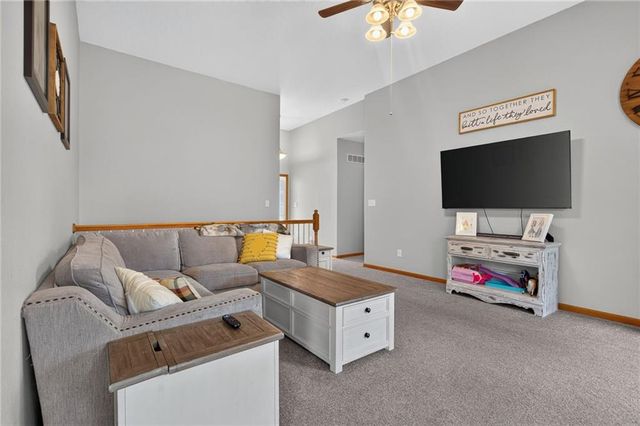 1211 NW Baytree Drive, Grain Valley, MO 64029