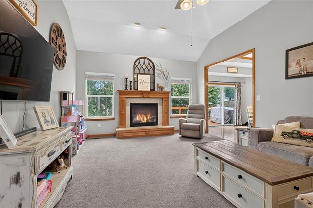 1211 NW Baytree Drive, Grain Valley, MO 64029