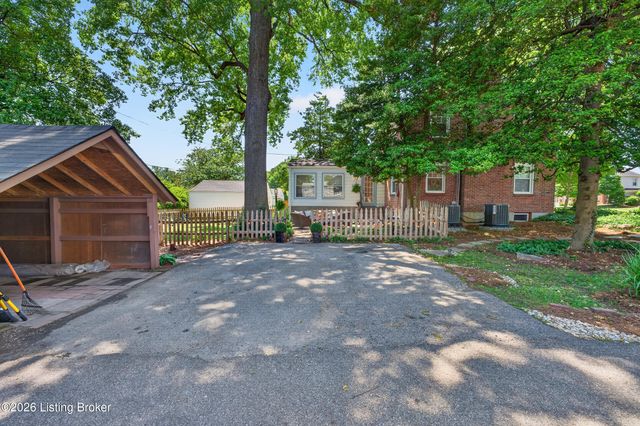 2332 Brighton Dr, Louisville, KY 40205