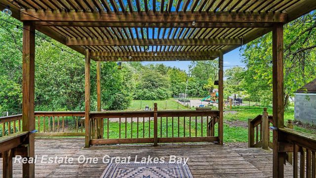 5250 N Center Road, Saginaw, MI 48604