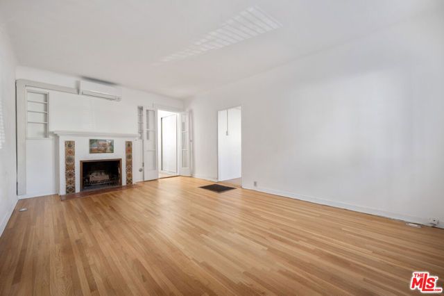 11924 Rochester Avenue, Los Angeles, CA 90025