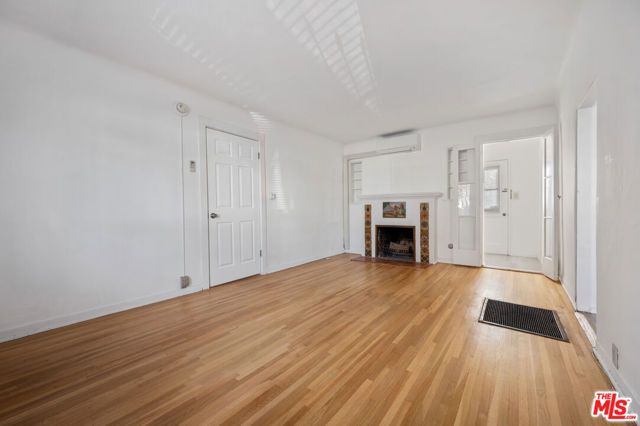 11924 Rochester Avenue, Los Angeles, CA 90025