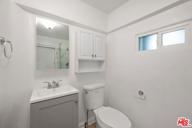 11924 Rochester Avenue, Los Angeles, CA 90025