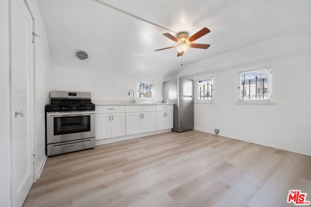 11924 Rochester Avenue, Los Angeles, CA 90025