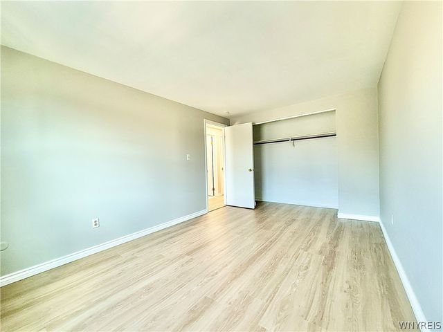 10 Wayne Terrace 8, Cheektowaga, NY 14225