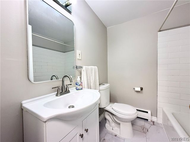 10 Wayne Terrace 8, Cheektowaga, NY 14225