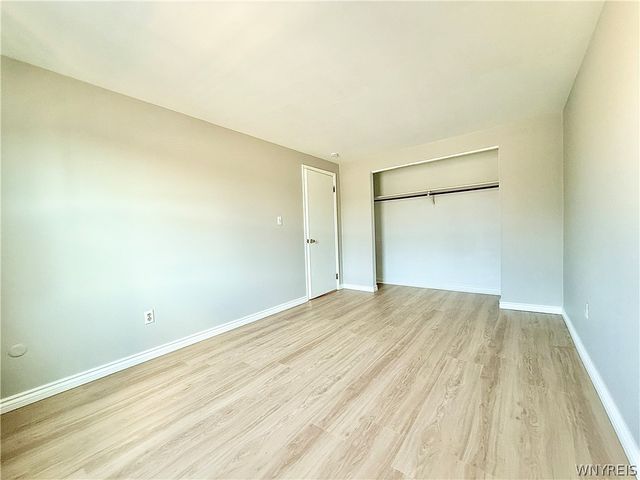 10 Wayne Terrace 8, Cheektowaga, NY 14225