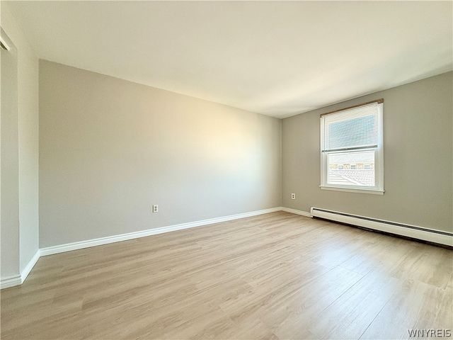 10 Wayne Terrace 8, Cheektowaga, NY 14225