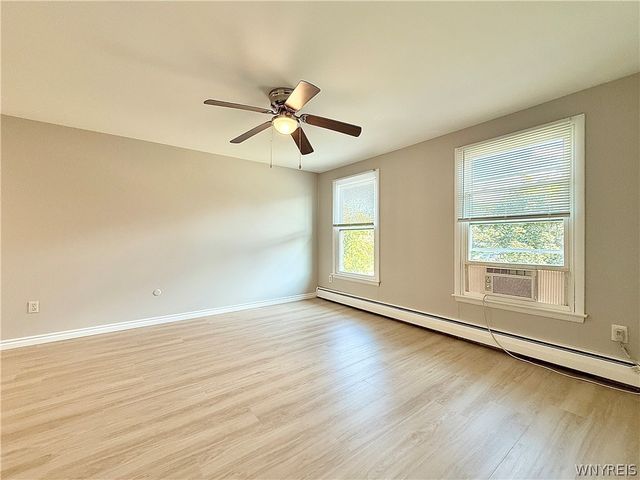 10 Wayne Terrace 8, Cheektowaga, NY 14225