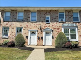 10 Wayne Terrace 8, Cheektowaga, NY 14225