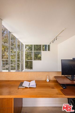2433 28th Street B, Santa Monica, CA 90405
