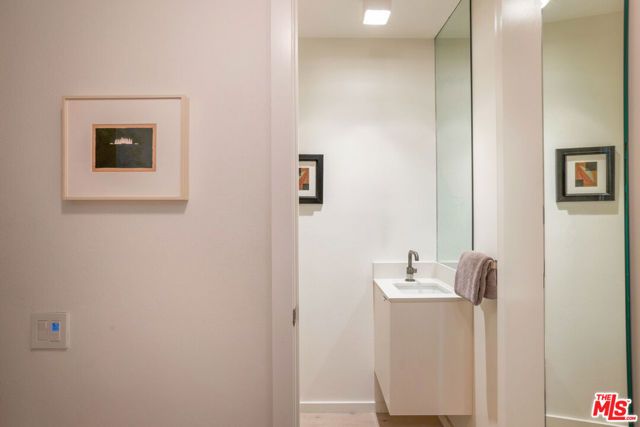 2433 28th Street B, Santa Monica, CA 90405