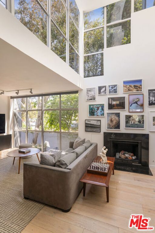 2433 28th Street B, Santa Monica, CA 90405