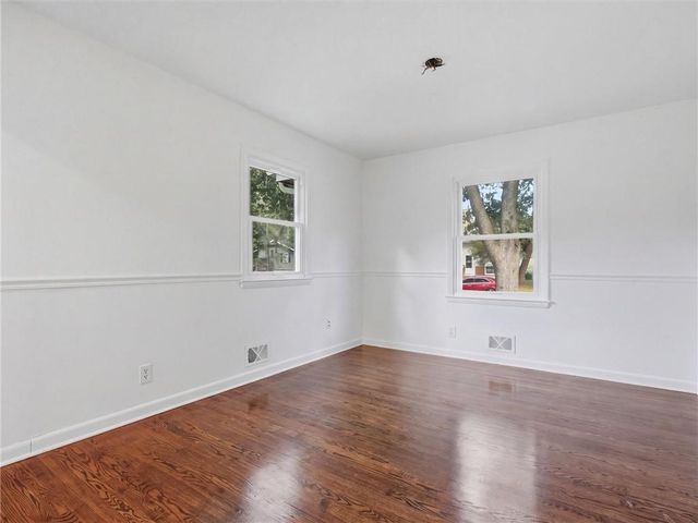 9721 E 50th Street, Kansas City, MO 64133