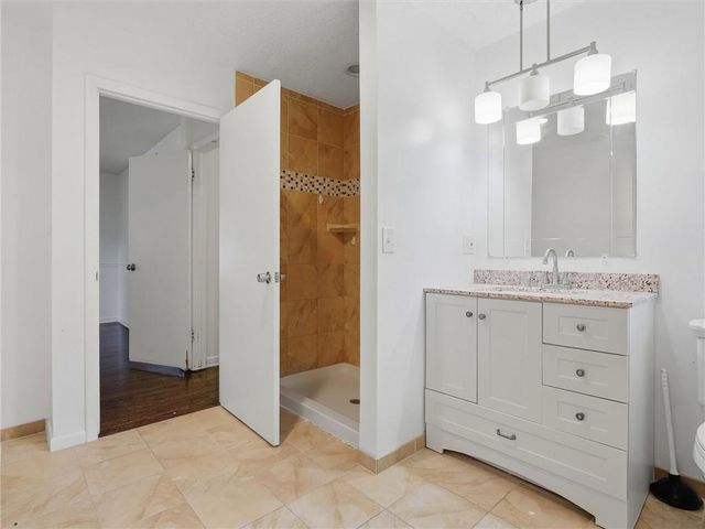 9721 E 50th Street, Kansas City, MO 64133