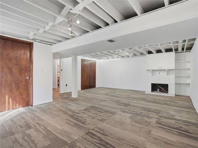 9721 E 50th Street, Kansas City, MO 64133