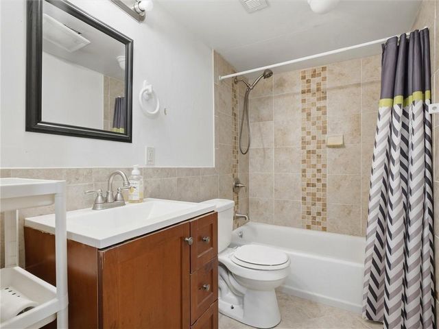 9721 E 50th Street, Kansas City, MO 64133
