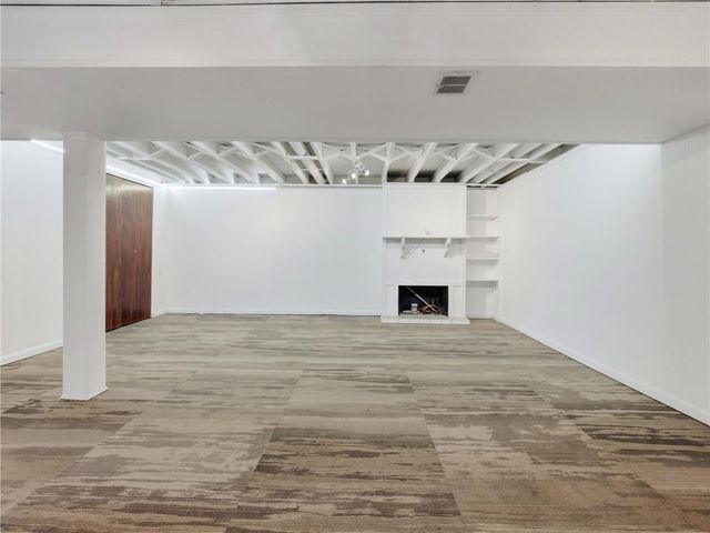 9721 E 50th Street, Kansas City, MO 64133