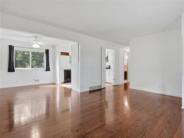 9721 E 50th Street, Kansas City, MO 64133