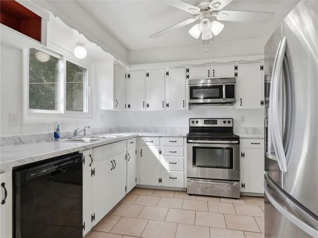 9721 E 50th Street, Kansas City, MO 64133