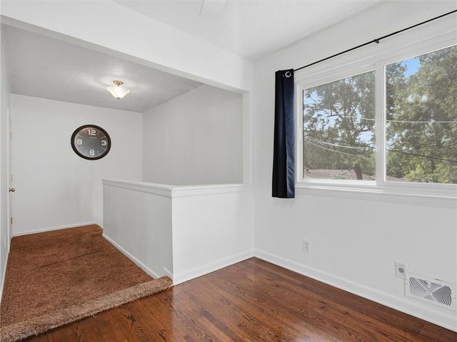 9721 E 50th Street, Kansas City, MO 64133