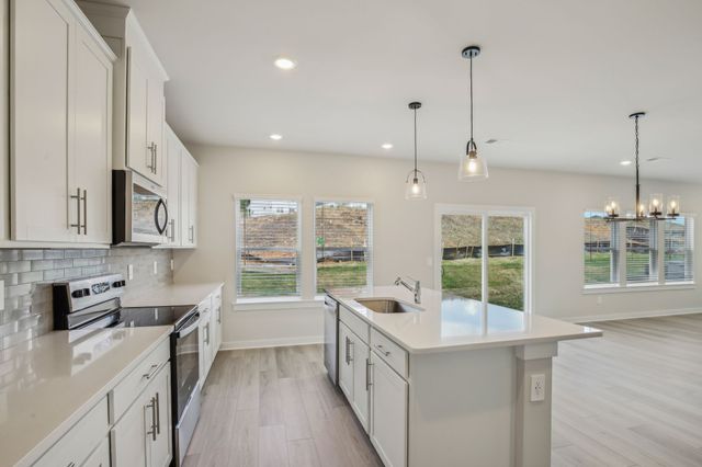 1086 Bluffton Cir, Clarksville, TN 37043