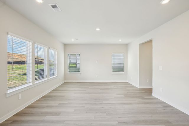 1086 Bluffton Cir, Clarksville, TN 37043