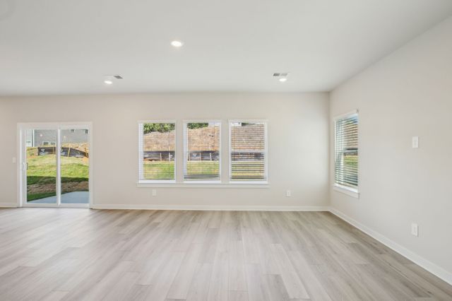 1086 Bluffton Cir, Clarksville, TN 37043