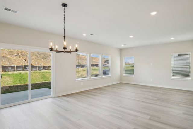 1086 Bluffton Cir, Clarksville, TN 37043