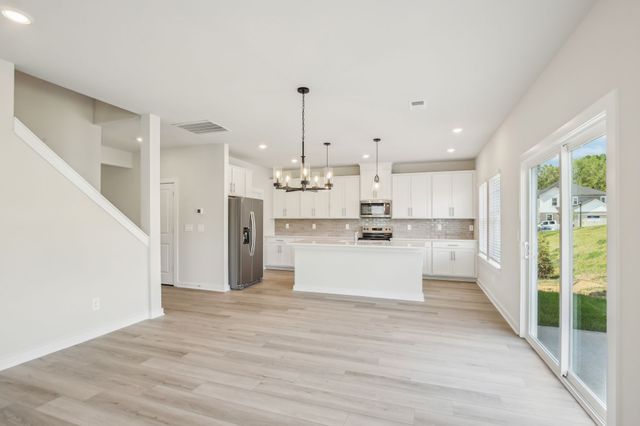 1086 Bluffton Cir, Clarksville, TN 37043