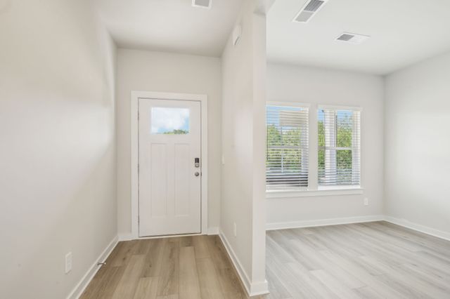 1086 Bluffton Cir, Clarksville, TN 37043