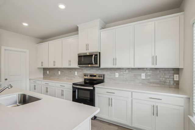1086 Bluffton Cir, Clarksville, TN 37043