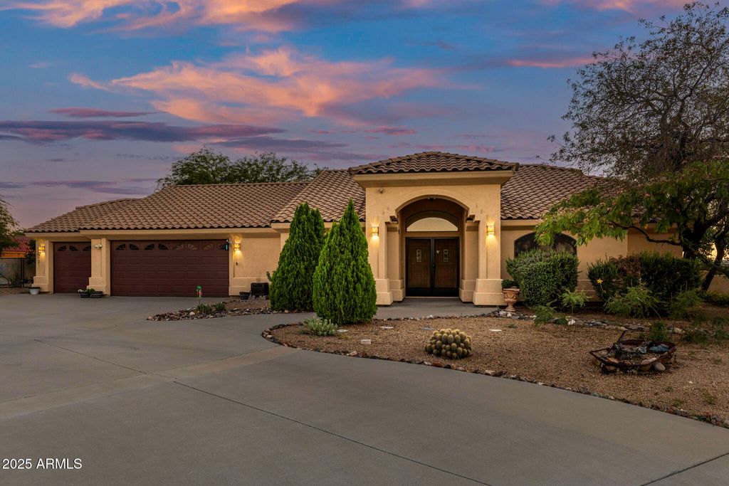 35665 S CABALLERO Drive, Wickenburg, AZ 85390