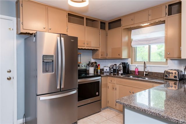 909 Larriwood Avenue, Kettering, OH 45429