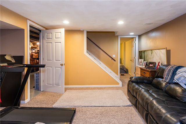 909 Larriwood Avenue, Kettering, OH 45429