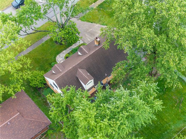 909 Larriwood Avenue, Kettering, OH 45429